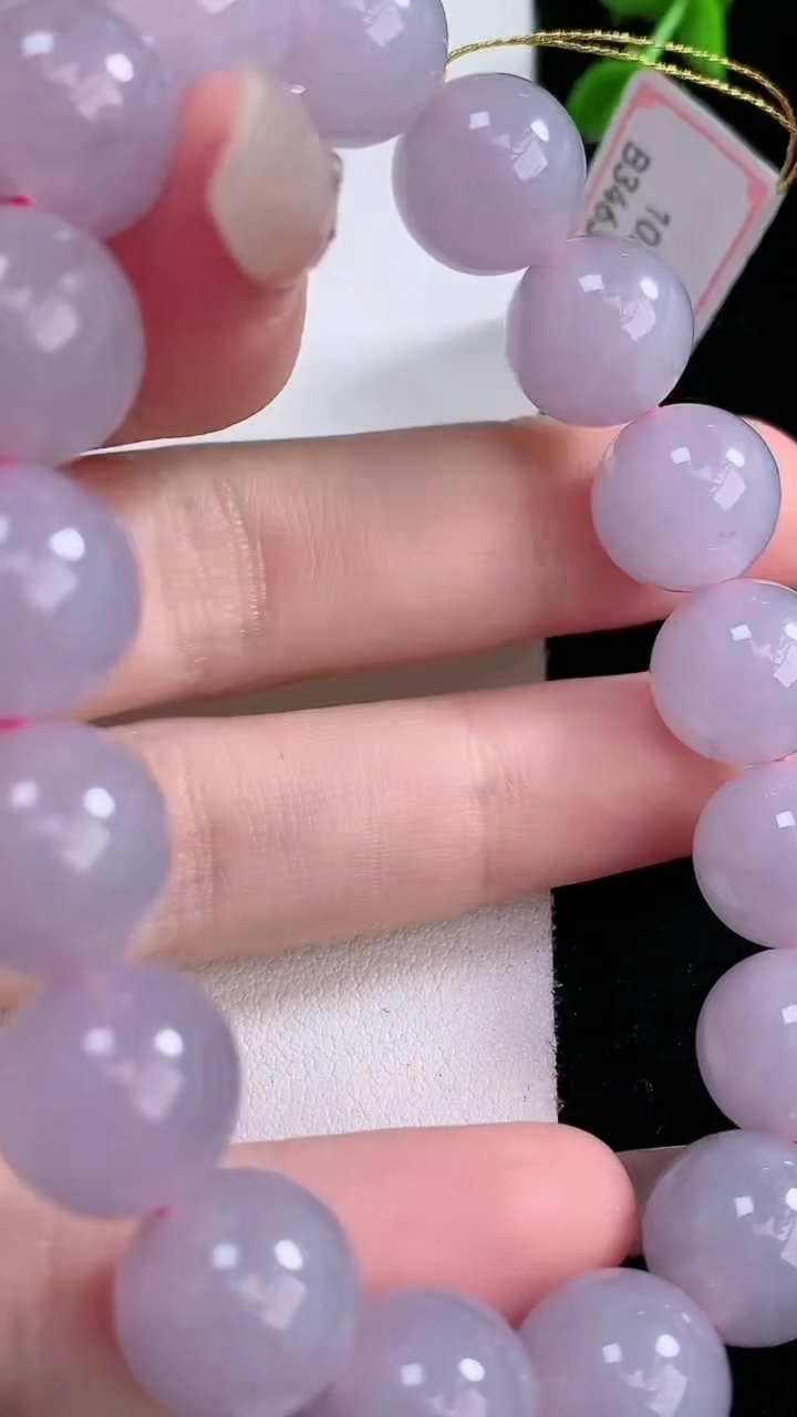 天然A货翡翠紫罗兰圆珠手串，尺寸11.5-17颗，重量:46.50g3月5日
工厂直销收藏佳品,种好水足，色泽均匀，有种有色，上手高大气！