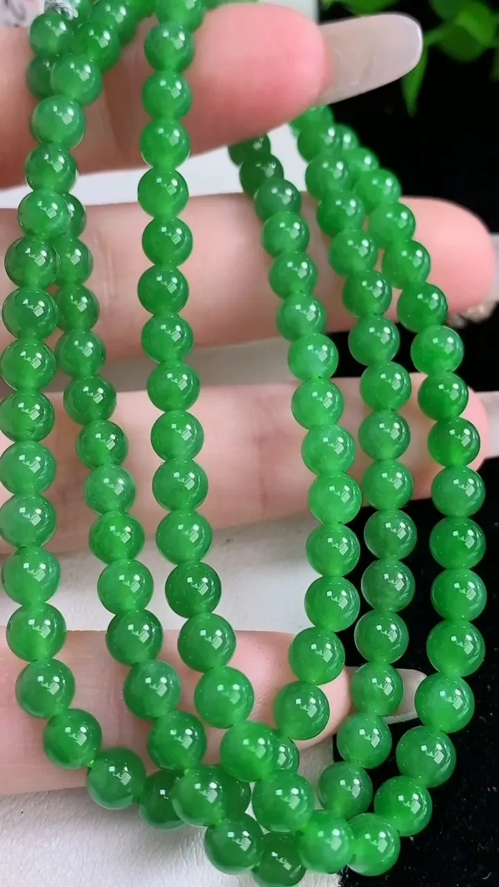 天然A货翡翠圆珠项链，尺寸4.8-118颗，重量:25.76g
3月5日