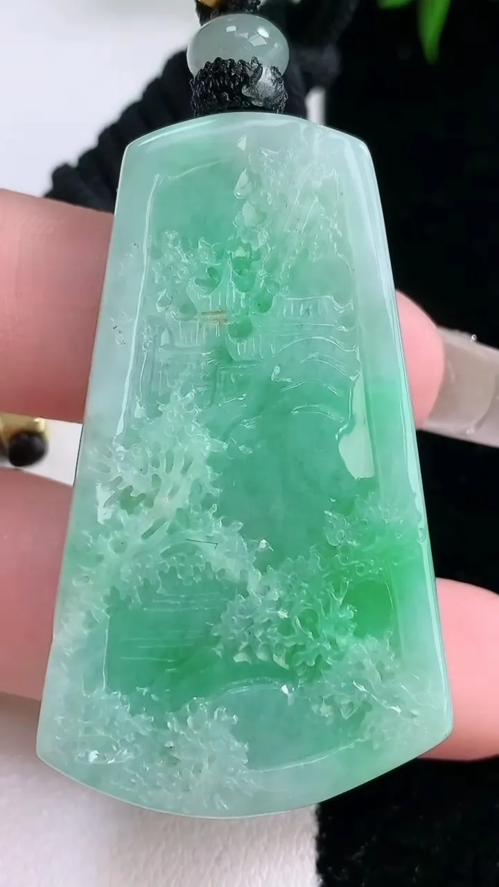 天然A货翡翠山水牌吊坠，尺寸47.4-28-8，重量:24.26g
3月5日