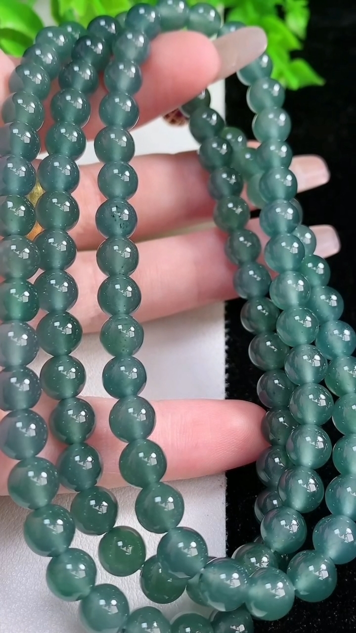 天然A货翡翠蓝水圆珠项链，尺寸 7-108 颗，重:63.34g
3月5日
