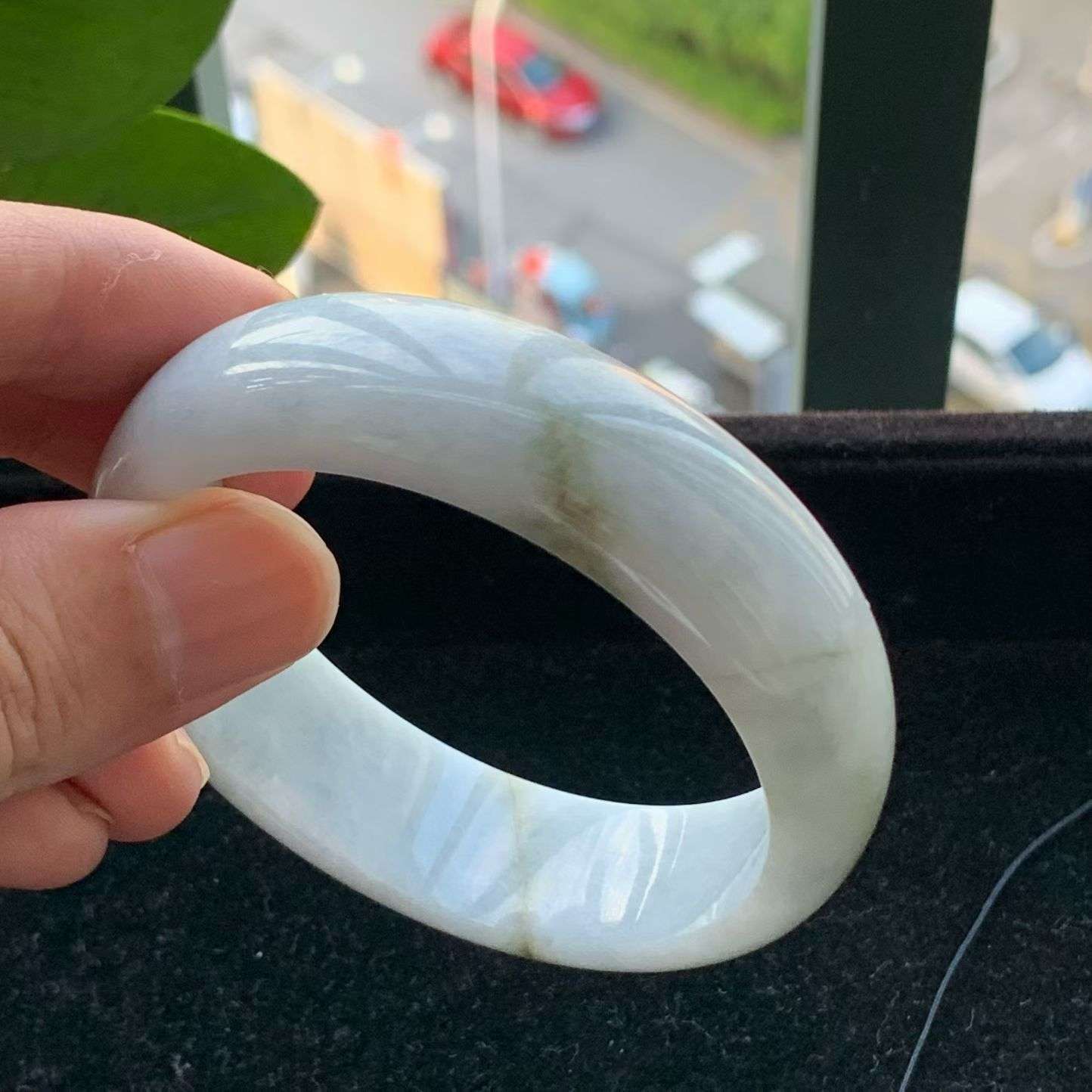 A货天然翡翠冰糯种浅色手镯59-60圈重量60.64
3月5日