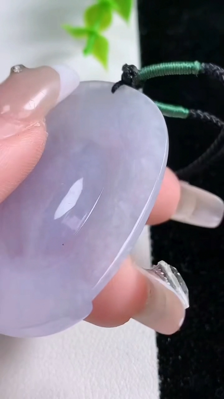 天然A货翡翠紫罗兰观音头吊坠，尺寸47.7-34-7.9，重:20.17g
3月5日