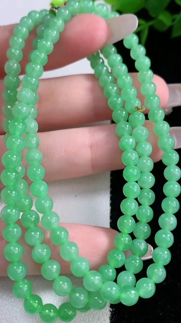 天然A货翡翠圆珠项链，尺寸4.5-108颗，重量:23.91g3月5日
工厂直销收藏佳品,种好水足，