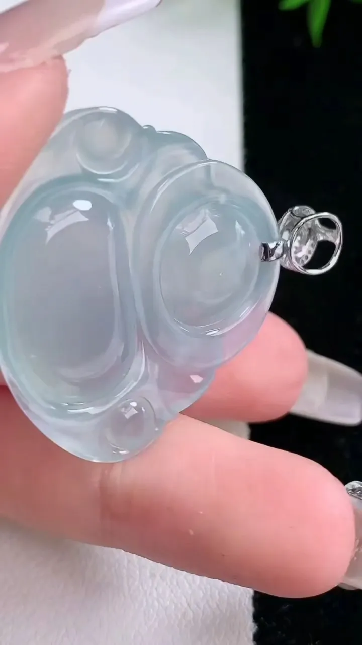 天然A货翡翠佛公吊坠，尺寸31-33.8-6.2，重量:10.10g
3月5日