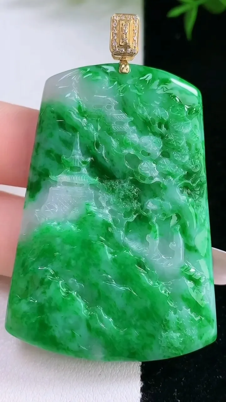 天然A货翡翠山水牌吊坠，尺寸53-37.7-5，重量:26.89g
3月5日