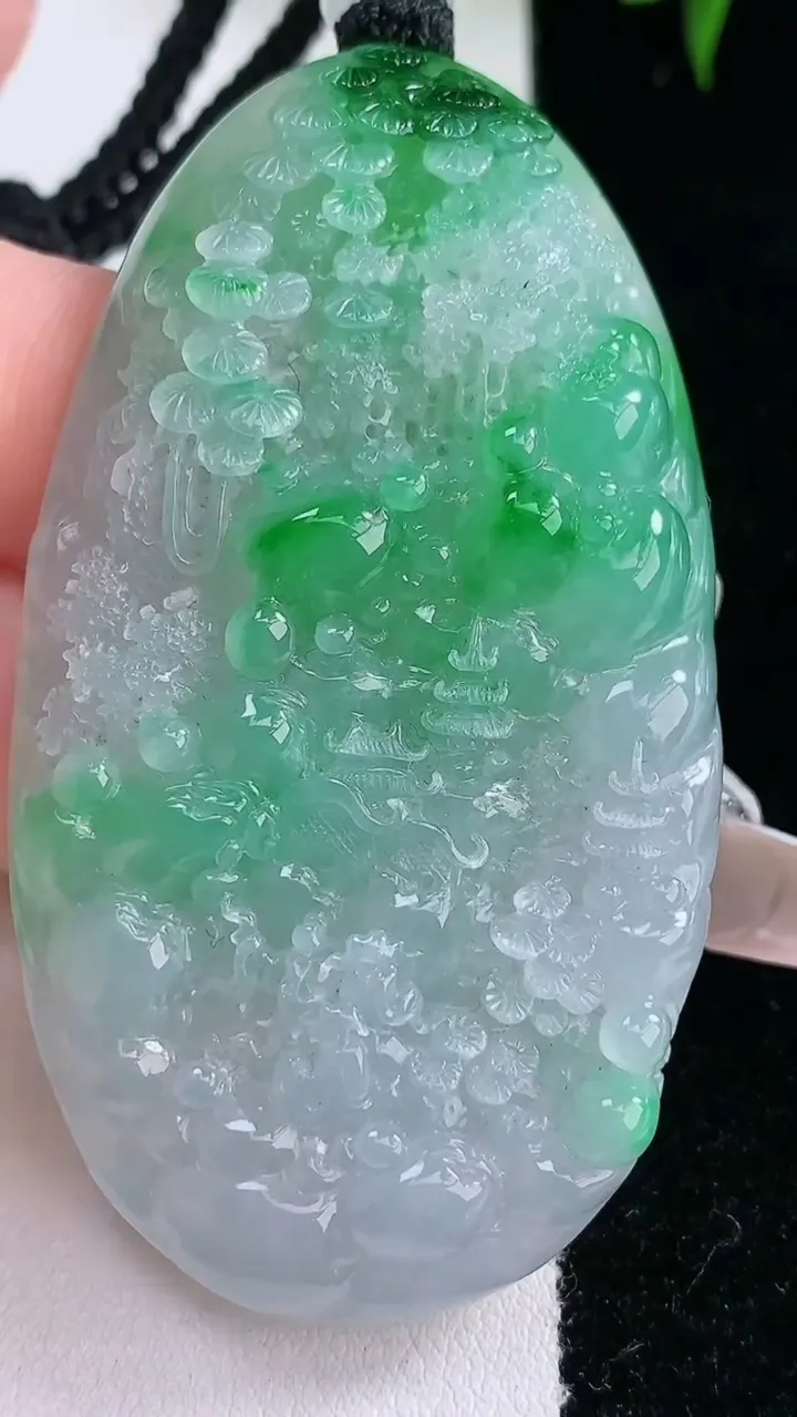 天然A货翡翠山水牌吊坠，尺寸62.6-34-10，重量:45.48g
3月5日