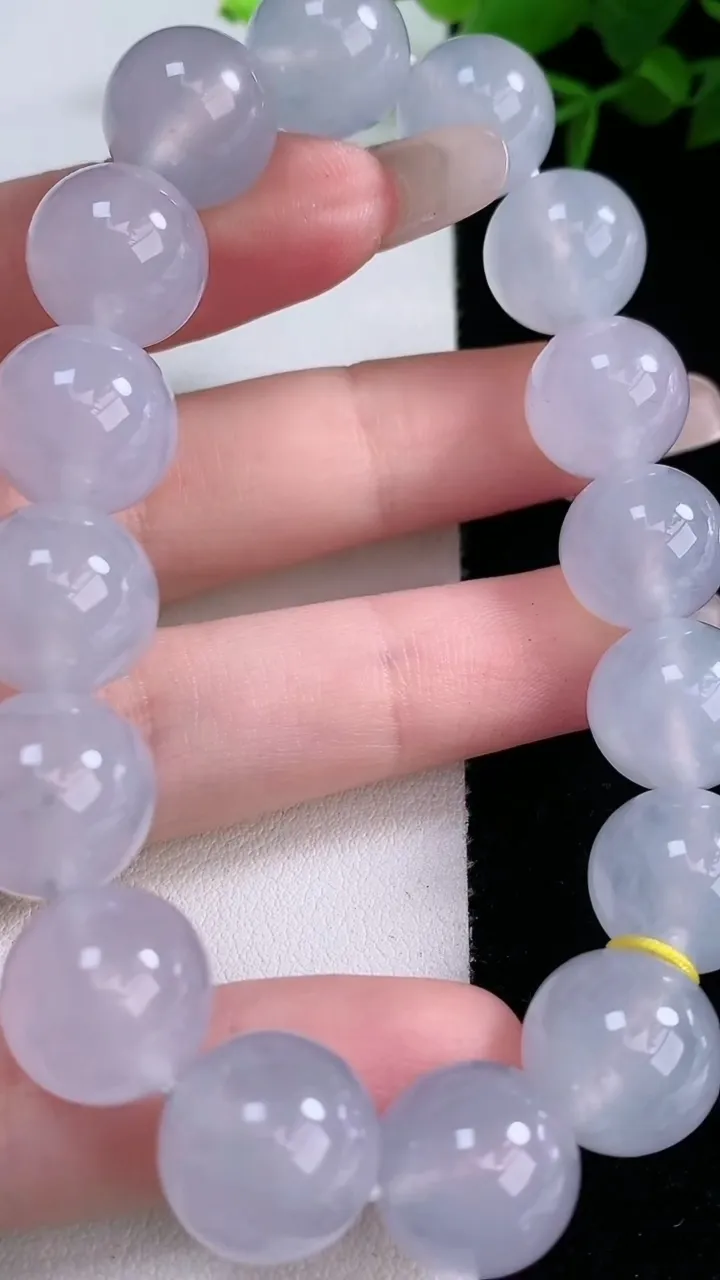 天然A货翡翠紫罗兰圆珠手串，尺寸12.3-16颗，重量:56.02g3月5日
工厂直销收藏佳品,种好