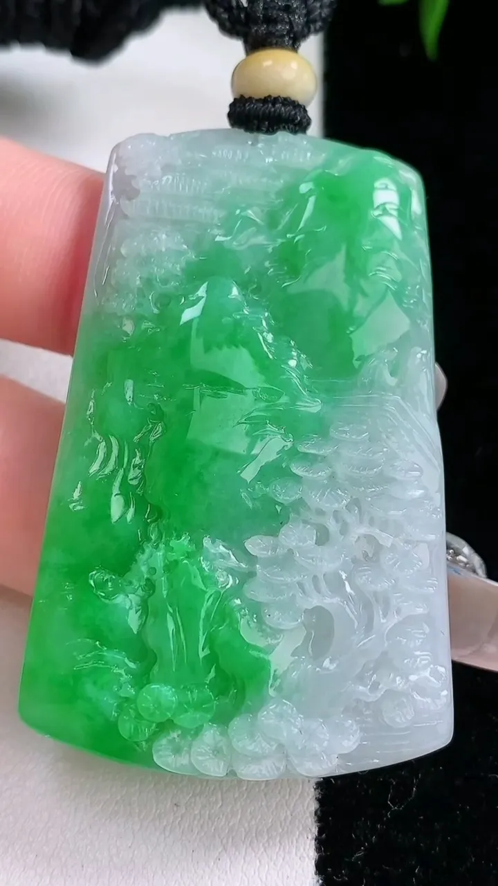 天然A货翡翠山水牌吊坠，尺寸51.3-32.3-5.4，重量:23.35g
3月5日