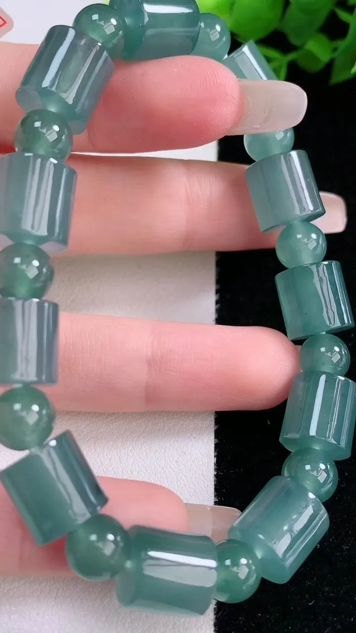 天然A货翡翠路路通手串，尺寸9.7-10-22颗，重量:39.76g3月5日
工厂直销收藏佳品,种好