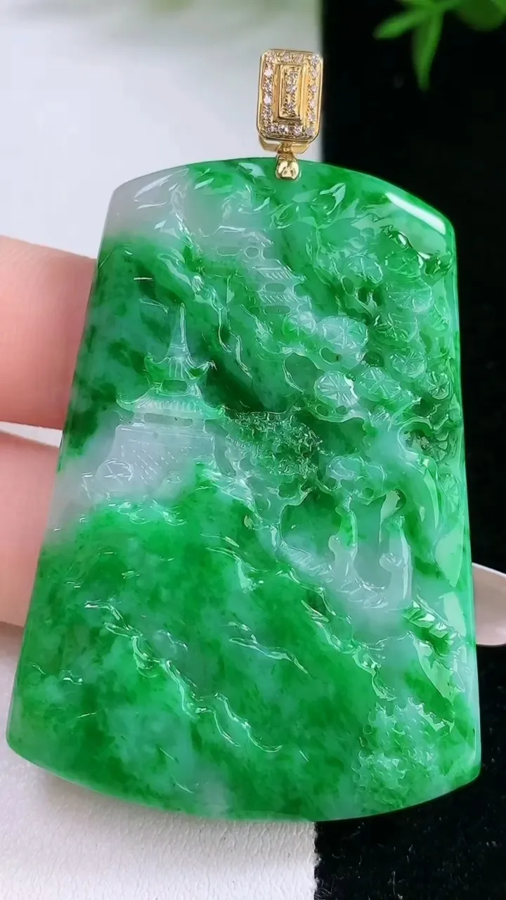 天然A货翡翠山水牌吊坠，尺寸53-37.7-5，重量:26.89g
3月5日