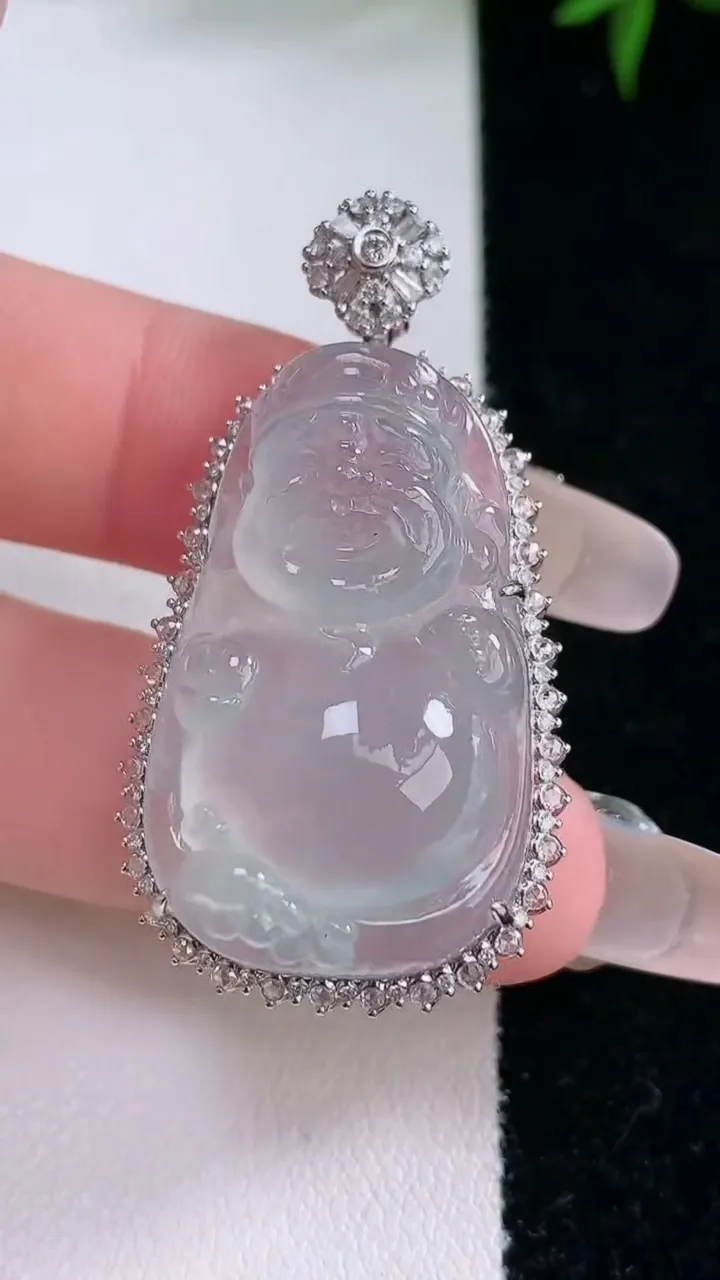 天然A货翡翠种白冰财神爷吊坠，尺寸43.8-22.2-10，裸石32-19.5重量:12.44g
3