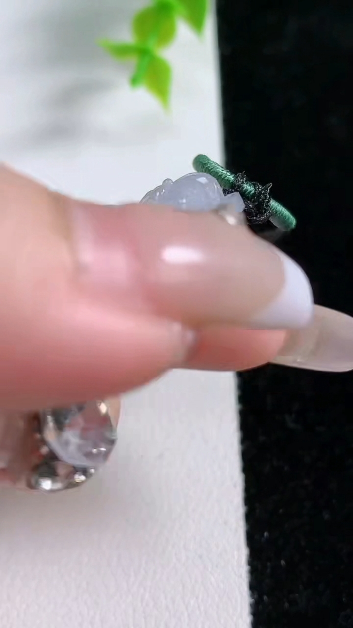 天然A货翡翠紫罗兰观音头吊坠，尺寸47.7-34-7.9，重:20.17g
3月5日