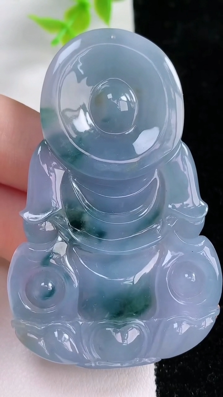 天然A货翡翠紫罗兰 飘花观音菩萨吊坠，尺寸65.3-40.5-8.5，重:33.45g
3月5日