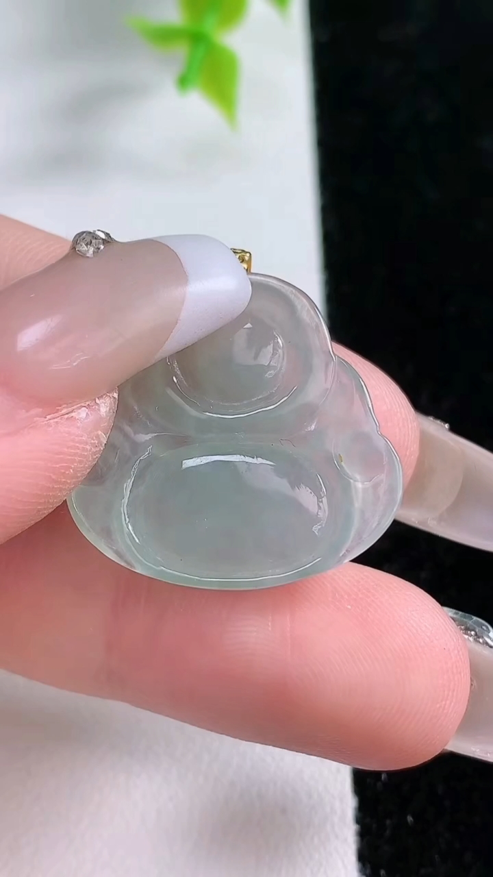 天然A货翡翠佛公吊坠，尺寸27-22.8-4，重:2.81g
3月5日