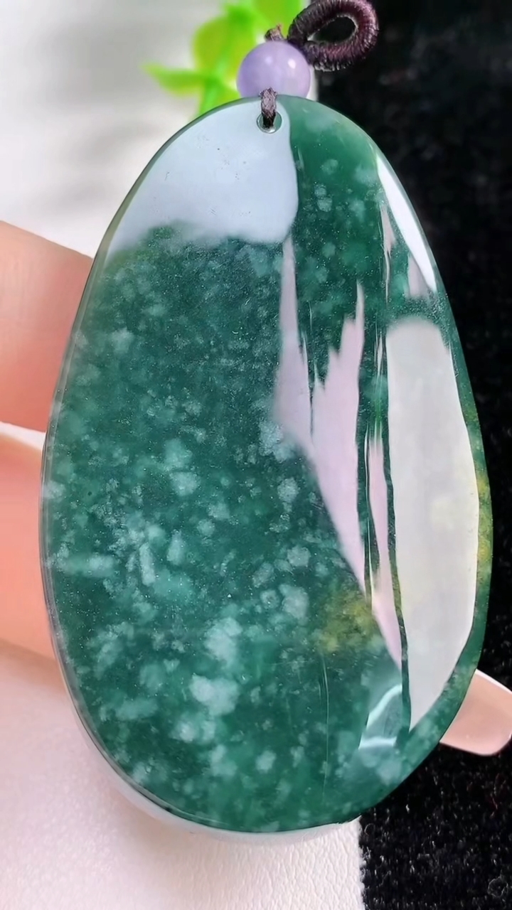 天然A货翡翠蓝水山水牌吊坠，尺寸60-36-15，重:47.57g
3月5日