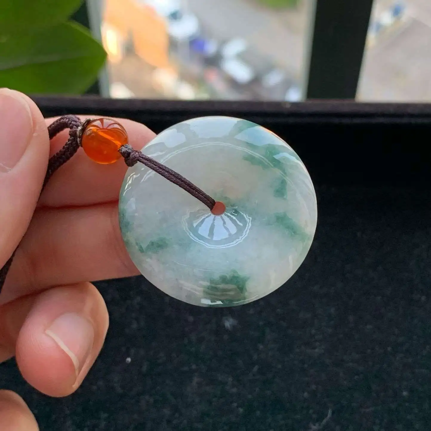 A货天然翡翠冰糯种飘花平安扣吊坠重量10.29
3月5日