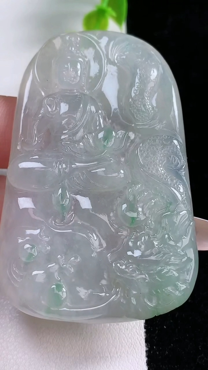 天然A货翡翠祥龙大势至观音菩萨吊坠，尺寸63.7-40-6，重:32.69g
3月5日