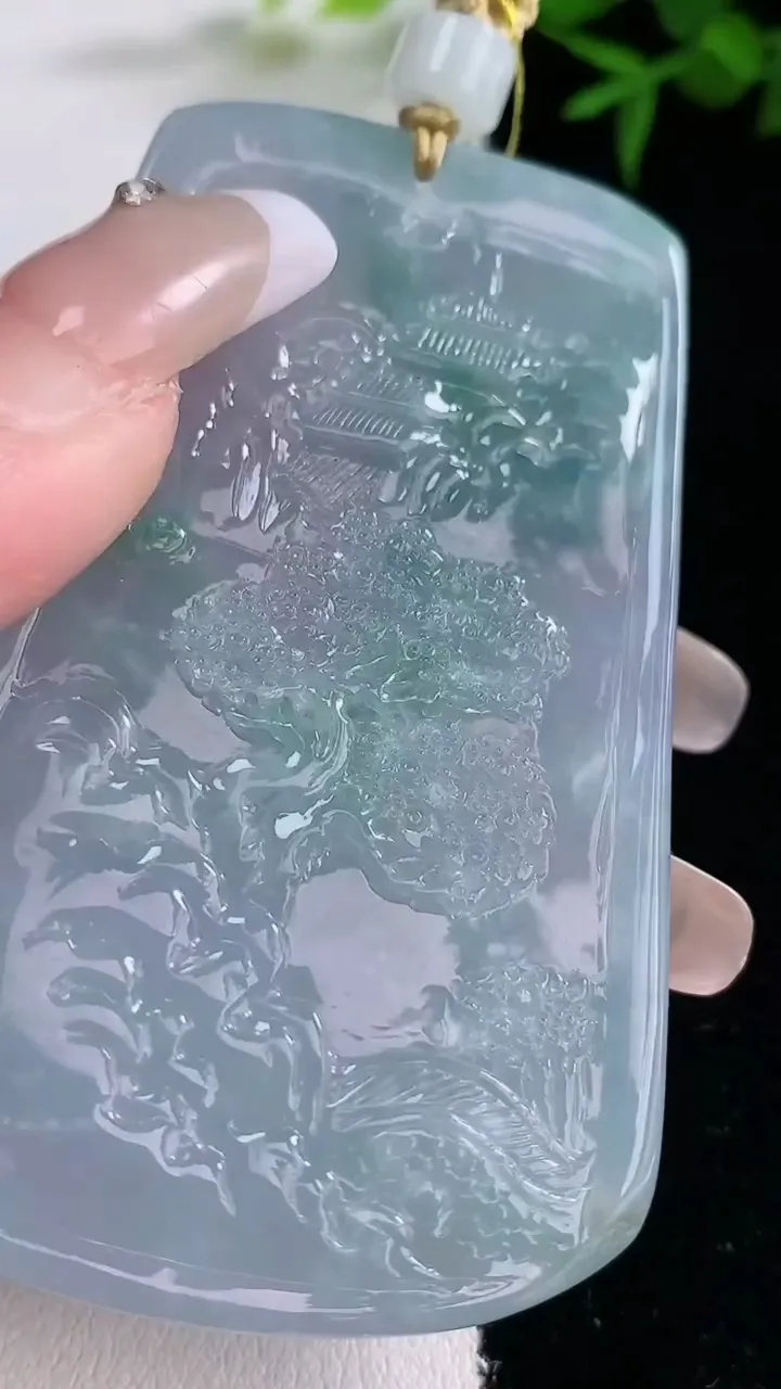 天然A货翡翠紫罗兰飘花山水牌吊坠，尺寸67.7-43.2-5.2，重量:44.67g
3月5日