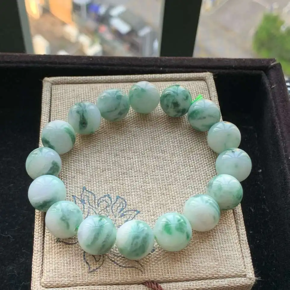 A货天然翡翠冰糯种飘花手串重量62.90
3月5日