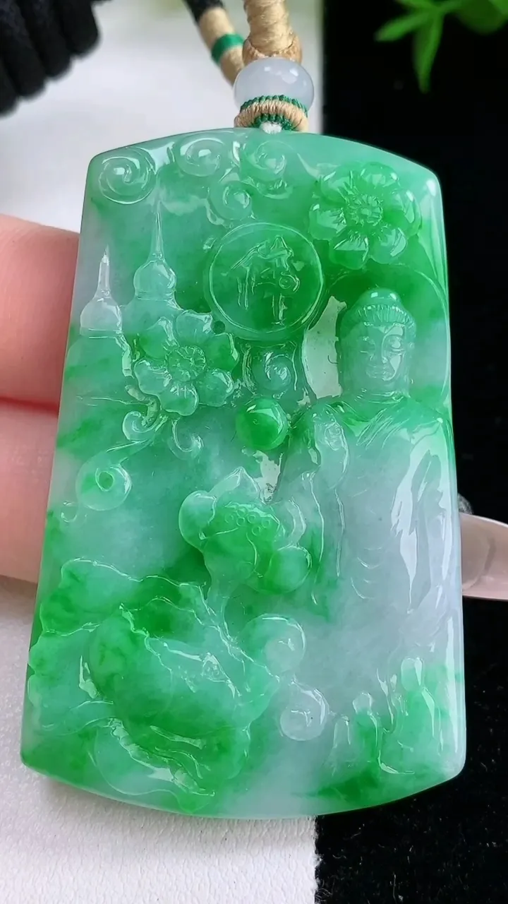 天然A货翡翠观音菩萨吊坠，尺寸56.6-35.3-4.5，重量:29.35g
3月5日