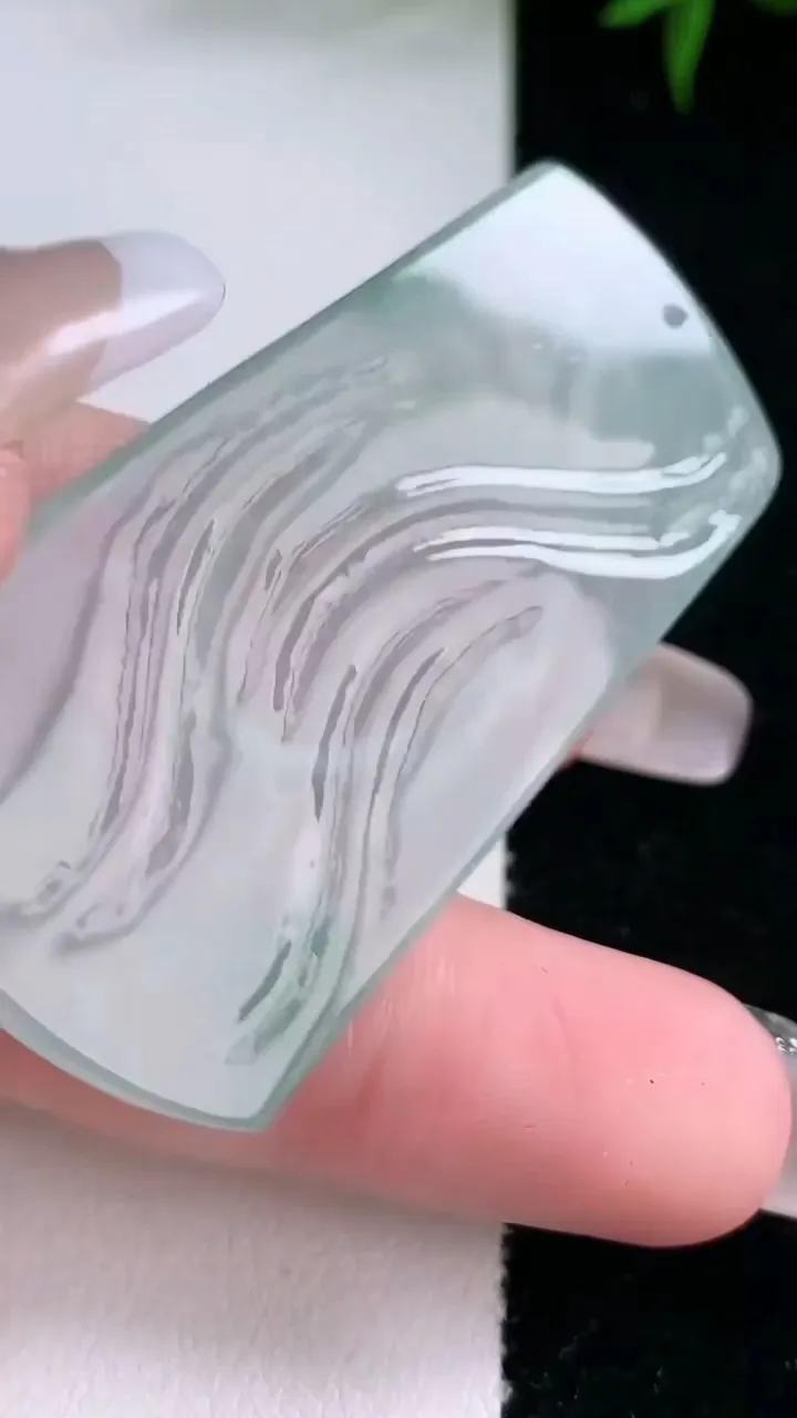 天然A货翡翠观音头吊坠，尺寸51-27.5-5，重量:17.78g
3月5日