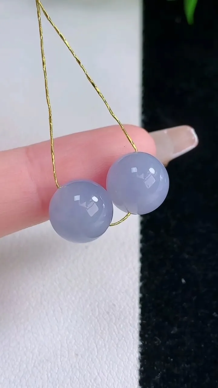 天然A货翡翠紫罗兰圆珠吊坠一对，尺寸10，重量:5.36g
3月5日