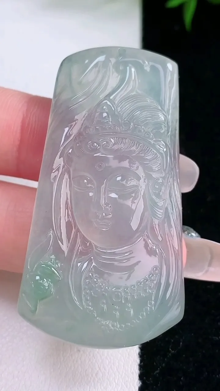 天然A货翡翠观音头吊坠，尺寸51-27.5-5，重量:17.78g
3月5日