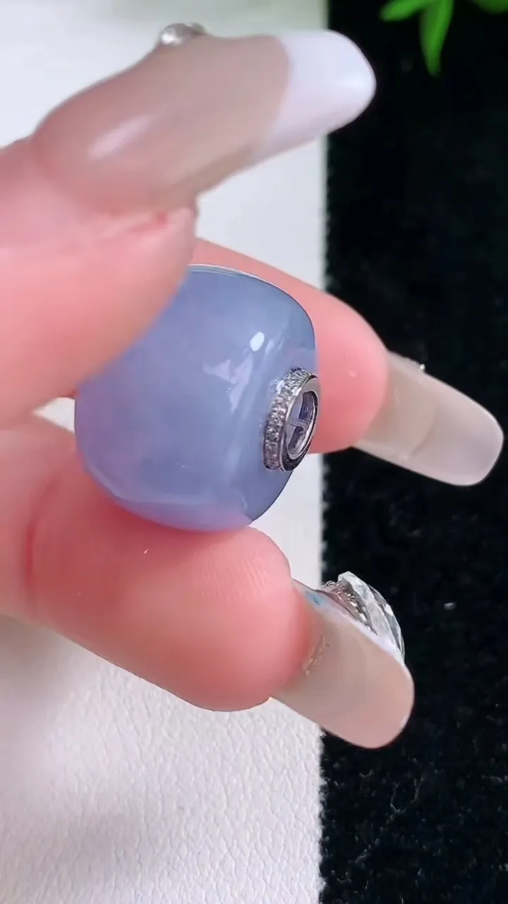 天然A货翡翠18K金紫罗兰路路通吊坠，尺寸18-15，重量:9.48g
3月5日