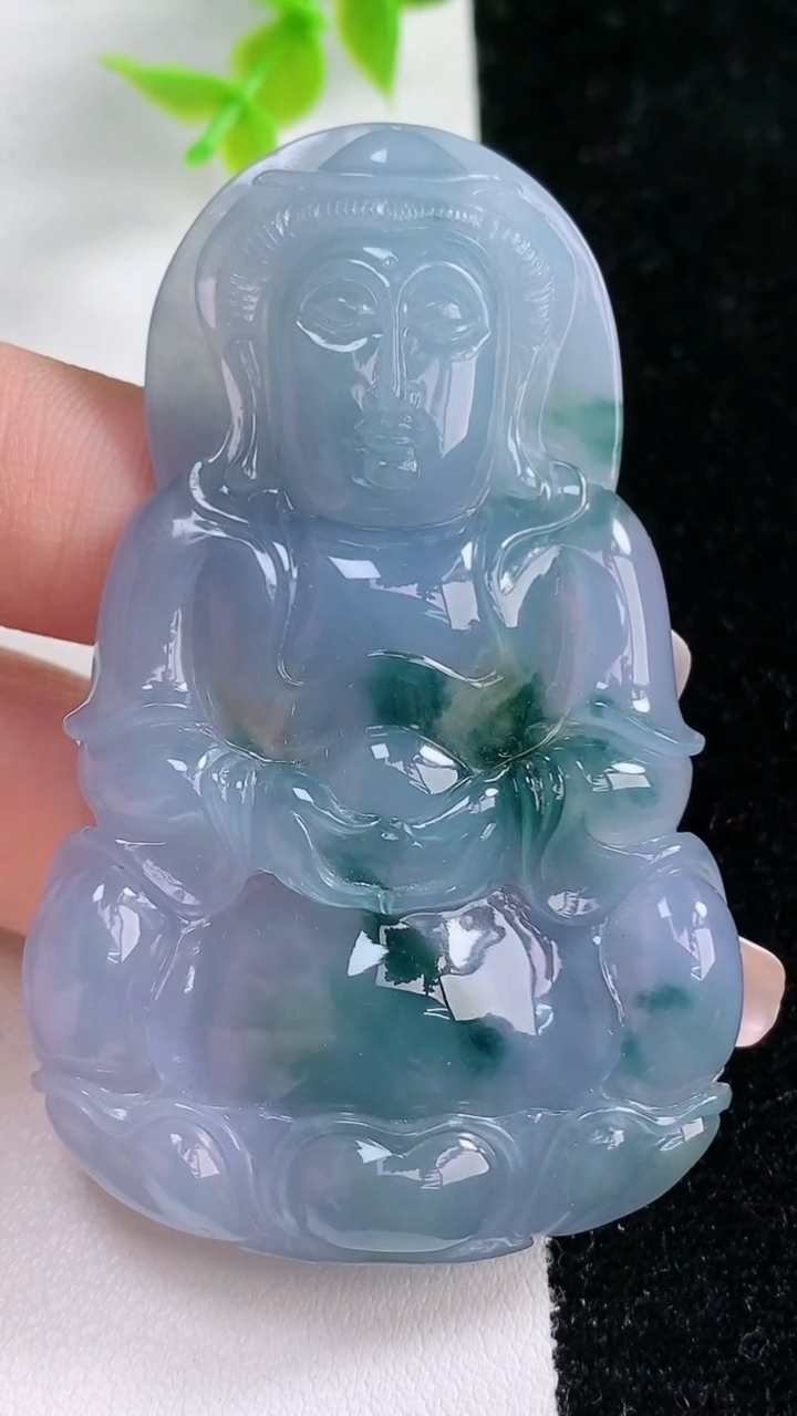 天然A货翡翠紫罗兰 飘花观音菩萨吊坠，尺寸65.3-40.5-8.5，重:33.45g
3月5日