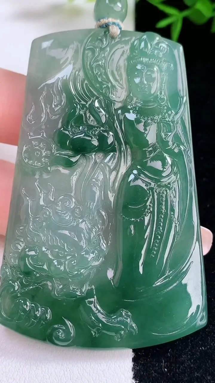 天然A货翡翠文殊菩萨吊坠，尺寸67.6-43-5.3，重量:43.11g
3月5日