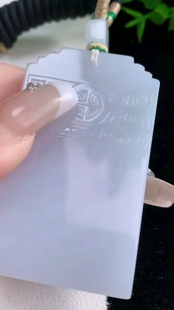 天然A货翡翠紫罗兰仿古无事牌吊坠，尺寸58.3-34.2-5.8，重量:45.27g
3月5日