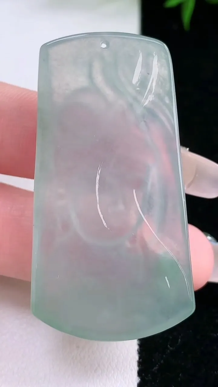 天然A货翡翠观音头吊坠，尺寸51-27.5-5，重量:17.78g
3月5日