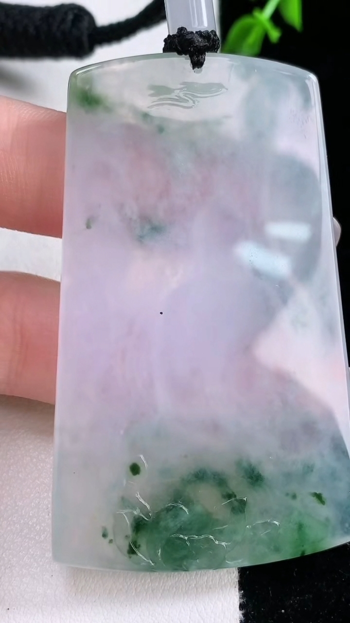 天然A货翡翠种飘花阿弥陀佛吊坠，尺寸63-37.5-4.8，重量:35.53g
3月6日