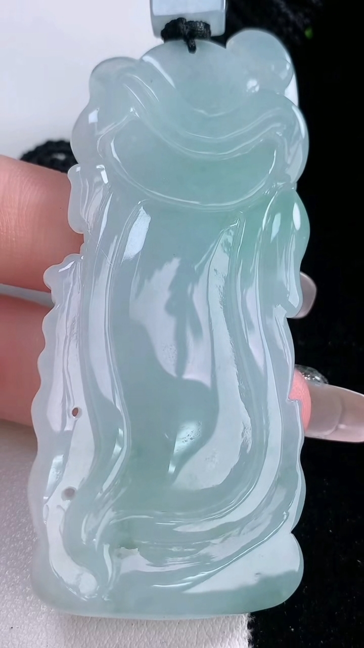 天然A货翡翠关公吊坠，尺寸70.8-30.2-8.6，重量:43.07g
3月6日