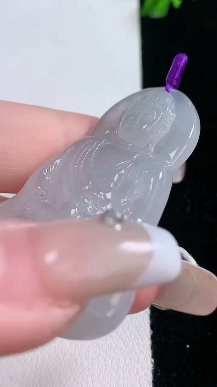 天然A货翡翠阿弥陀佛，尺寸47.3-32.2-4，重量:12.65g
3月6日