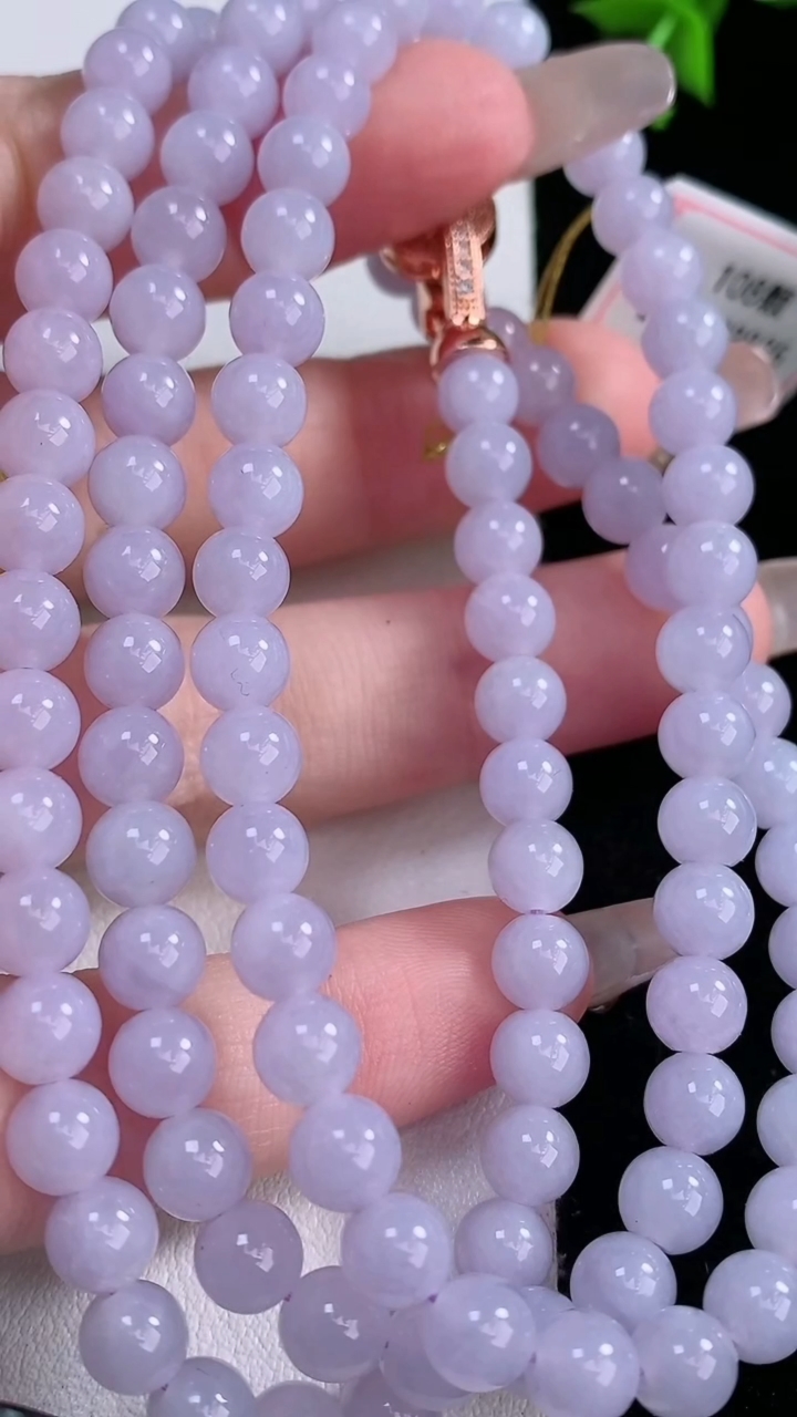 天然A货翡翠紫罗兰圆珠项链，尺寸5.7-108颗，重量:38.75g
3月6日