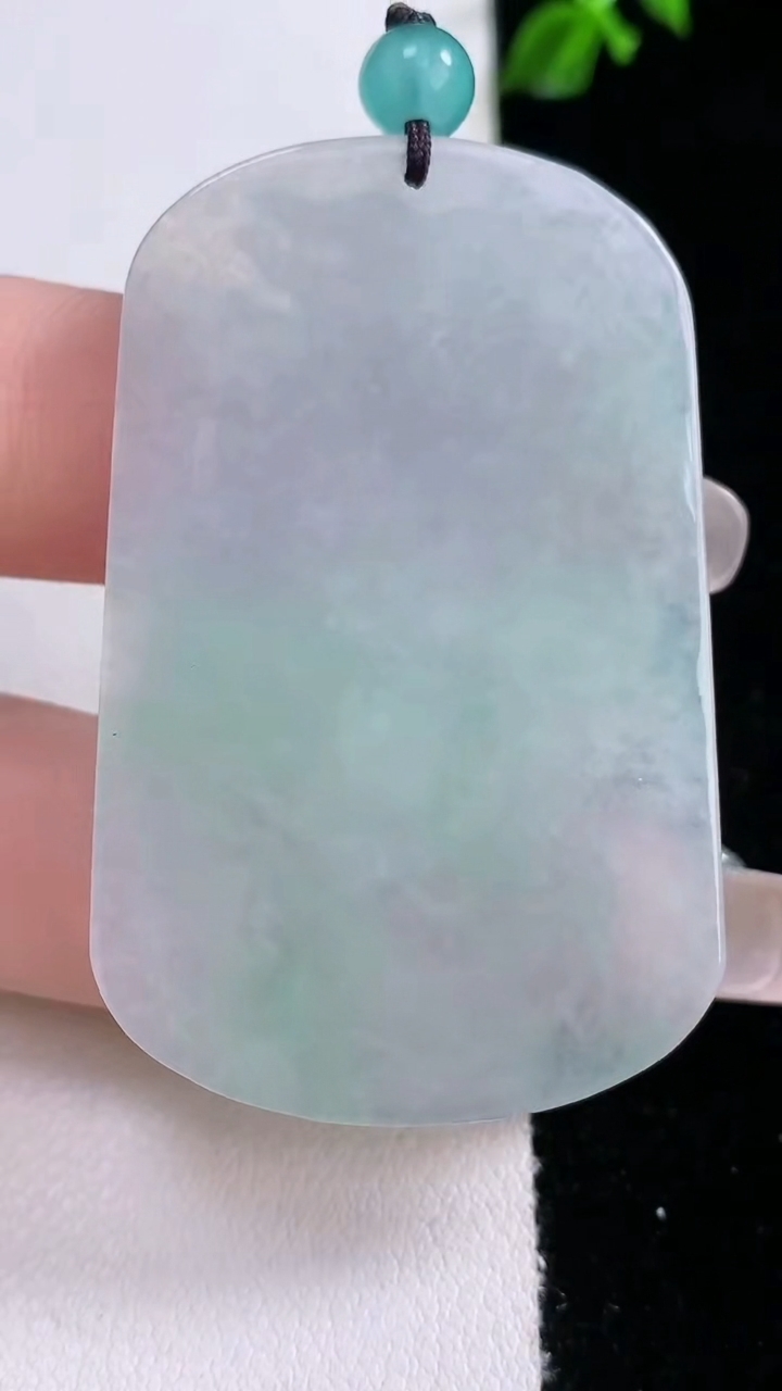 天然A货翡翠龙牌吊坠，尺寸50.2-31.7-4，重量:14.41g
3月6日