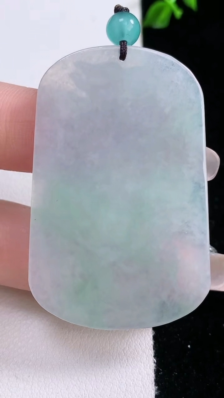 天然A货翡翠龙牌吊坠，尺寸50.2-31.7-4，重量:14.41g
3月6日