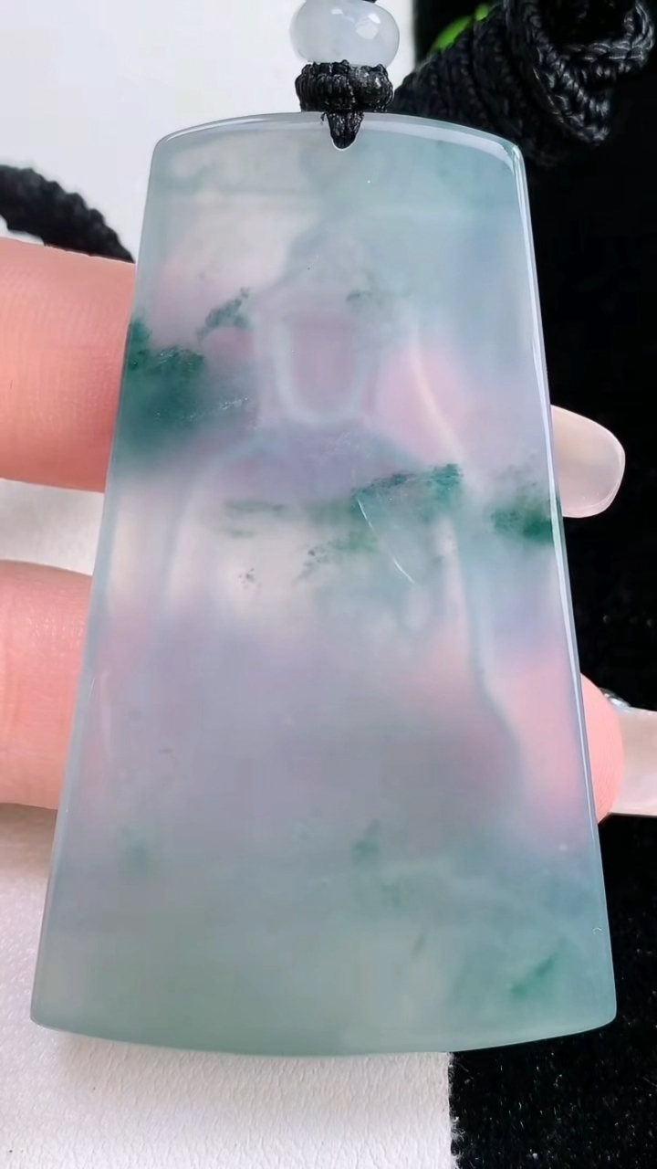 天然A货翡翠种飘花大势至菩萨吊坠，尺寸59-36.3-4.7，重量:31.39g
3月6日