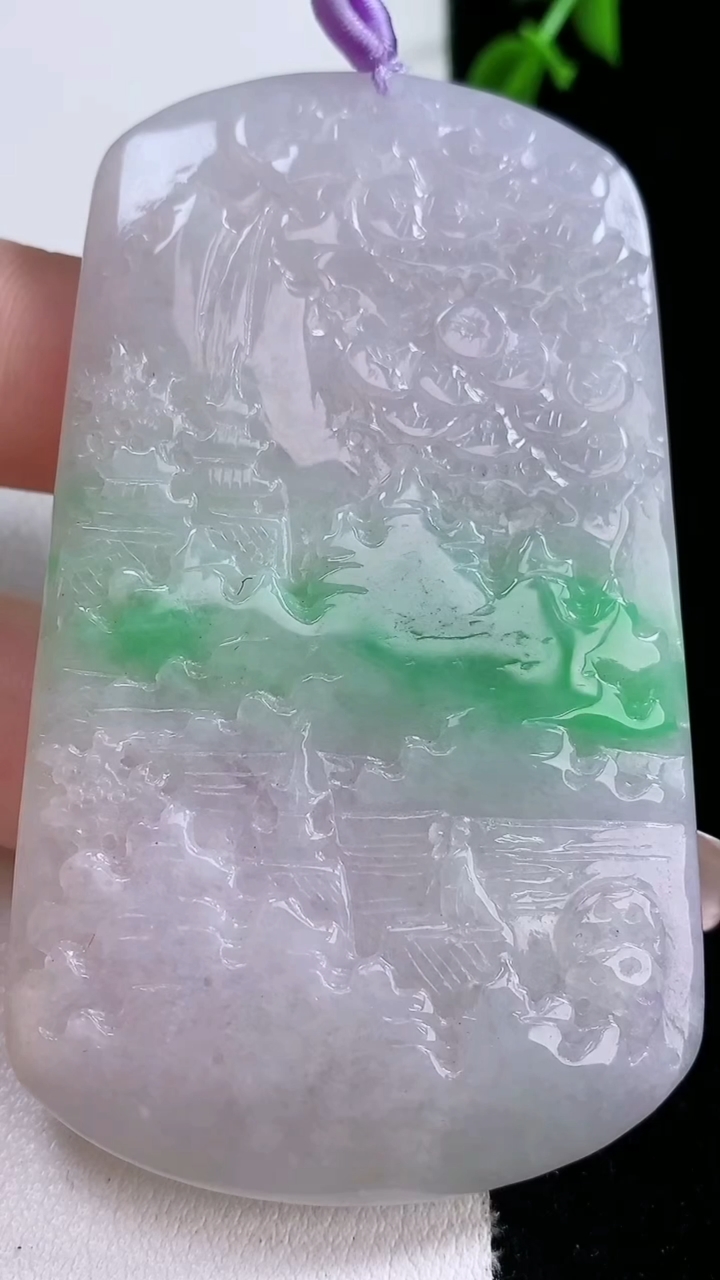 天然A货翡翠山水牌吊坠，尺寸70.7-42-5.6，重量:43.77g
3月6日