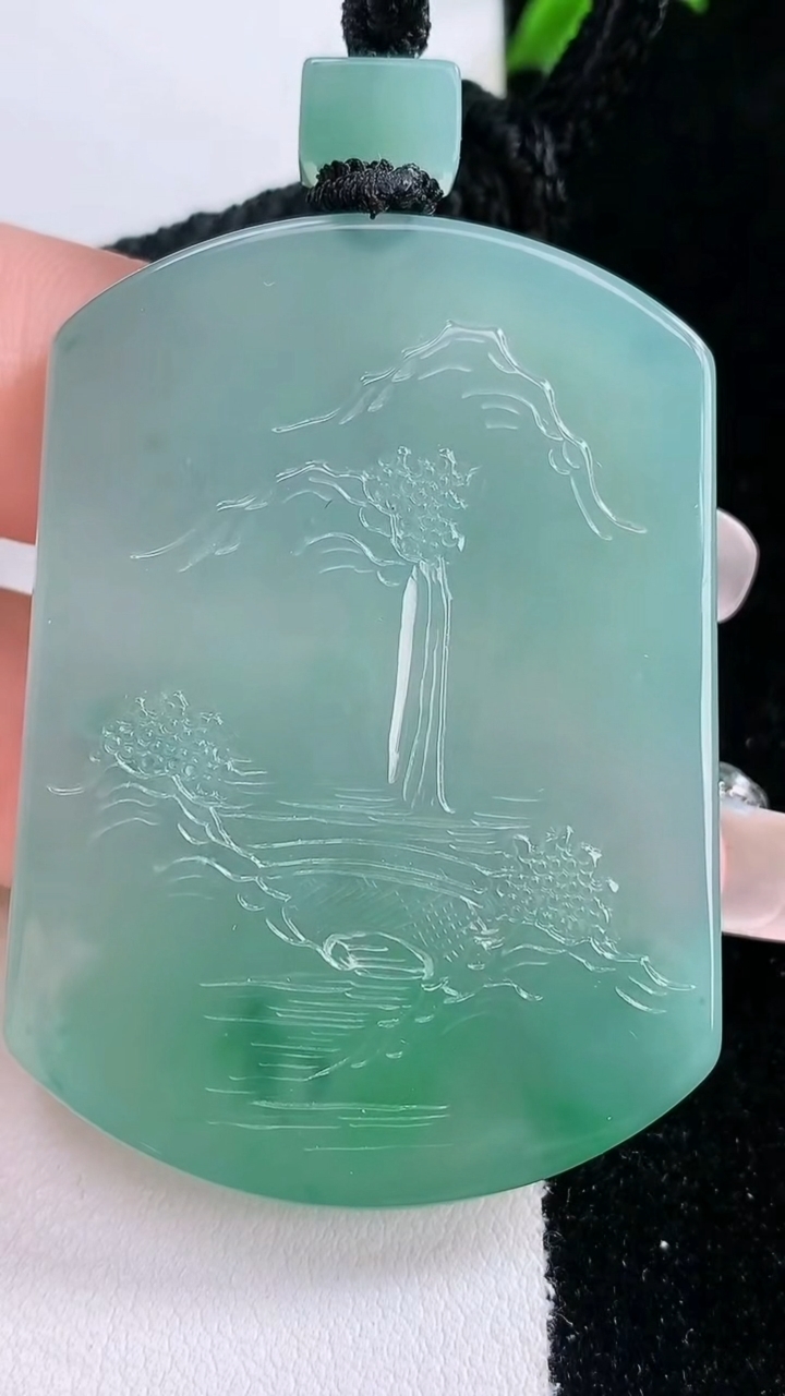 天然A货翡翠山水牌吊坠，尺寸51-36.6-5，重量:33.03g
3月6日