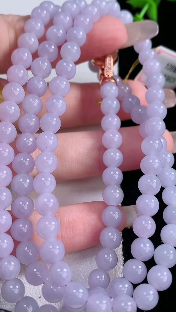 天然A货翡翠紫罗兰圆珠项链，尺寸5.7-108颗，重量:38.75g
3月6日