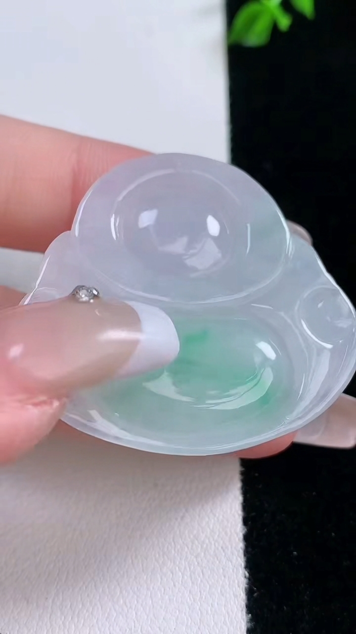 天然A货翡翠佛公吊坠，尺寸36-39.8-7.5，重量:16.46g
3月6日