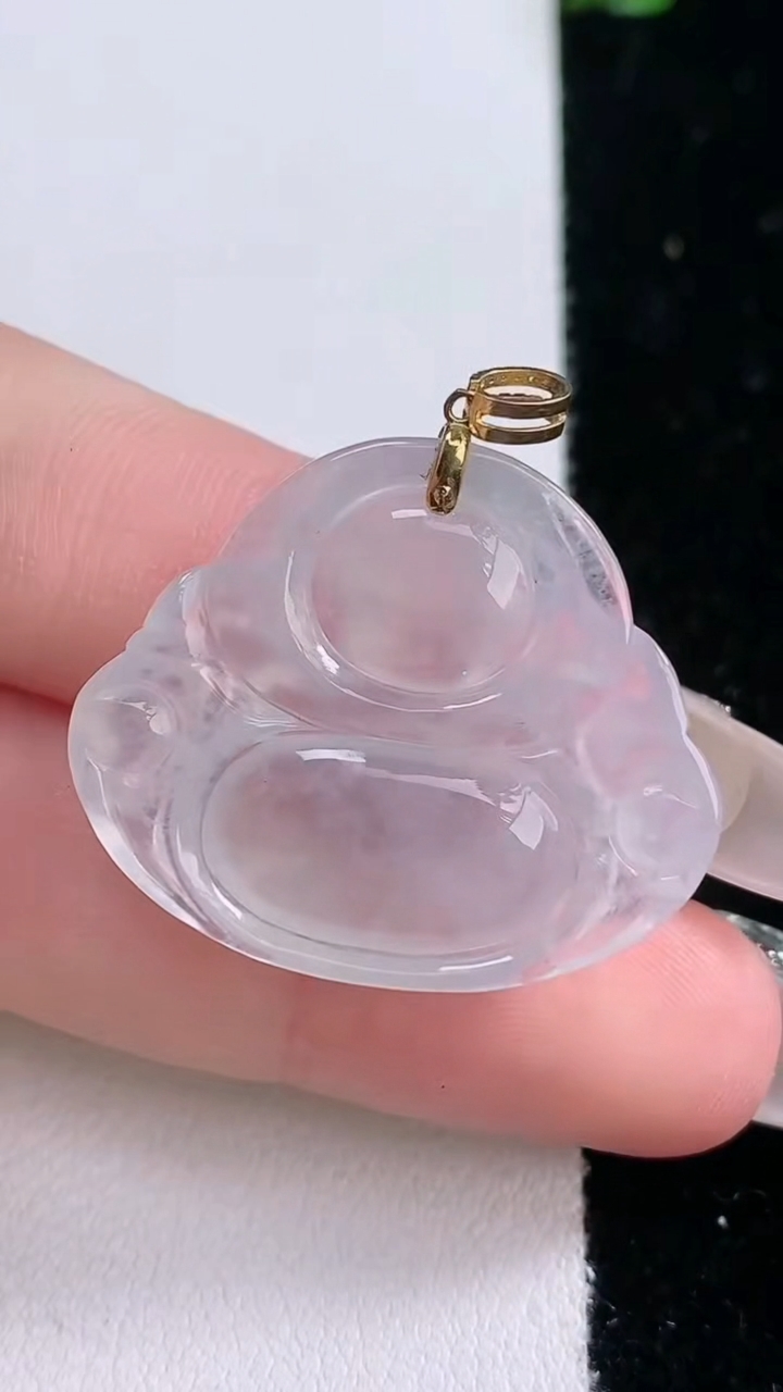 天然A货翡翠种白冰佛公吊坠，尺寸24.8-29-5.4，重量:6.14g
3月6日