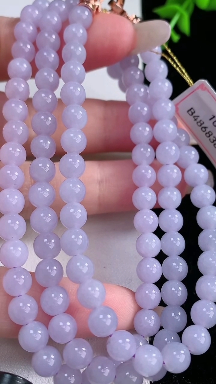 天然A货翡翠紫罗兰圆珠项链，尺寸5.7-108颗，重量:38.50g3月6日
工厂直销收藏佳品,种好水足，色泽均匀，有种有色，上手高大气！