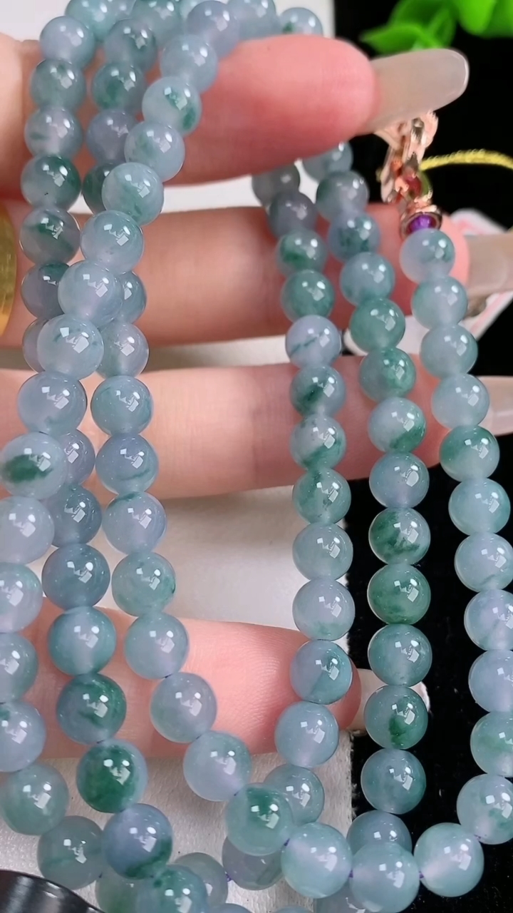 天然A货翡翠紫罗兰飘花圆珠项链，尺寸6-108颗，重量:38.18g3月6日
工厂直销收藏佳品,种好