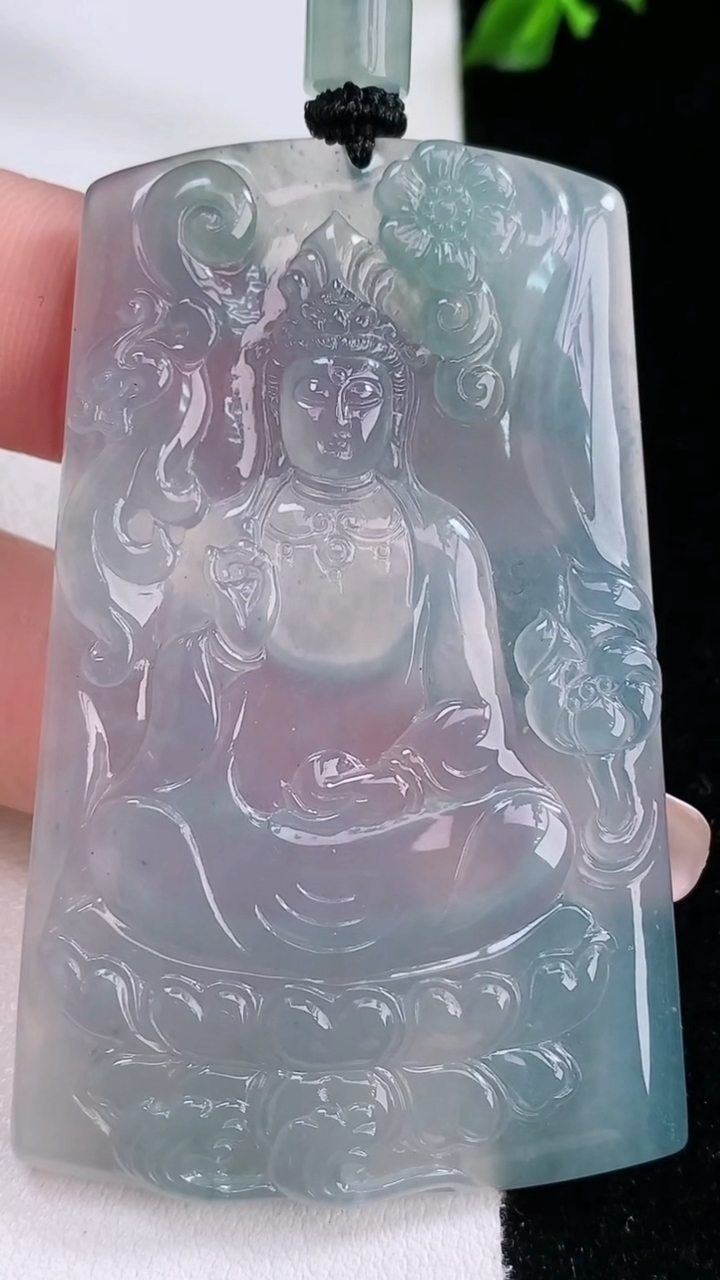 天然A货翡翠观音菩萨吊坠，尺寸60.3-38-4，重量:28.32g
3月6日