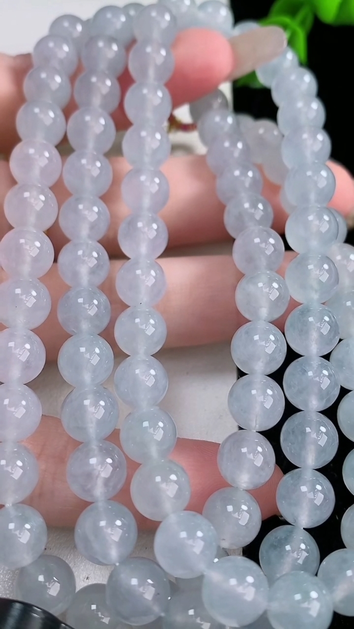 天然A货翡翠种紫罗兰圆珠项链，尺寸7.7-88颗，重量:79.56g3月6日
工厂直销收藏佳品,种好水足，色泽均匀，有种有色，上手高大气！