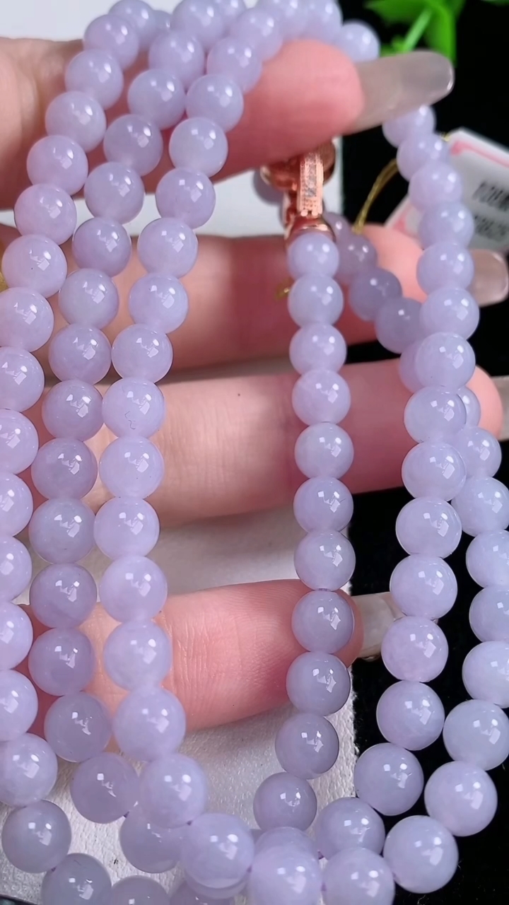 天然A货翡翠紫罗兰圆珠项链，尺寸5.7-108颗，重量:38.75g
3月6日