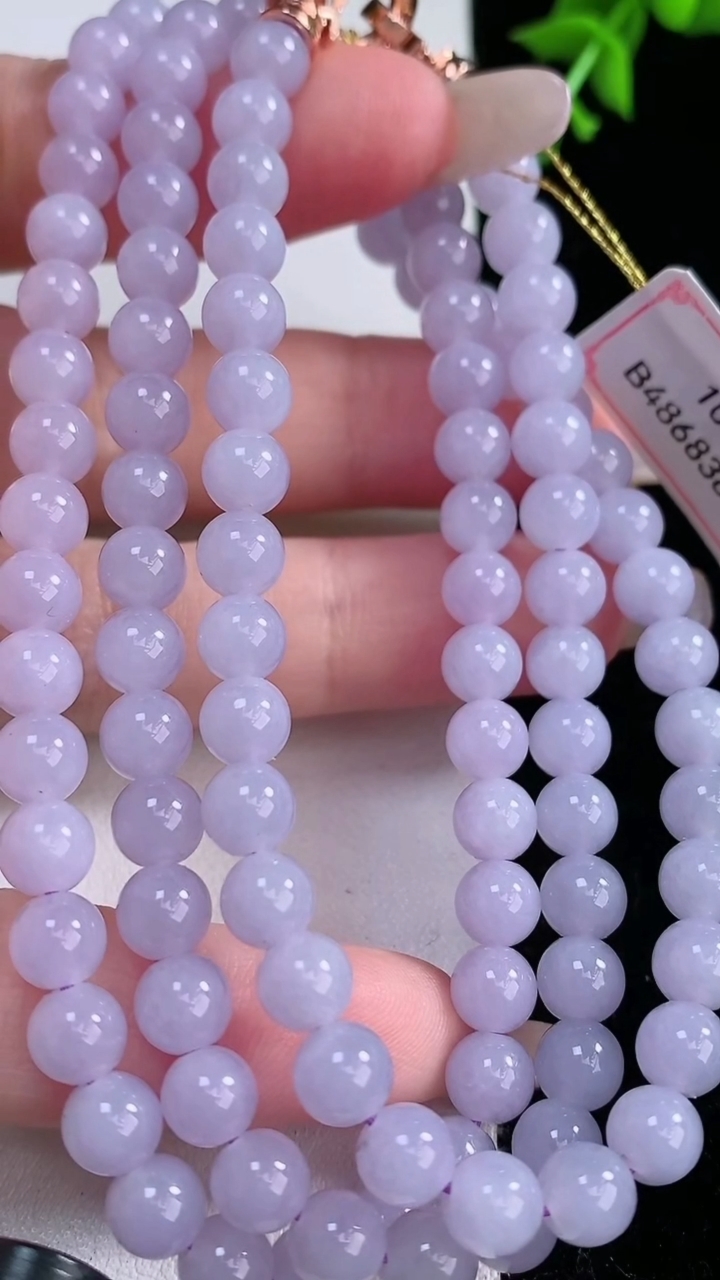 天然A货翡翠紫罗兰圆珠项链，尺寸5.7-108颗，重量:38.50g3月6日
工厂直销收藏佳品,种好水足，色泽均匀，有种有色，上手高大气！